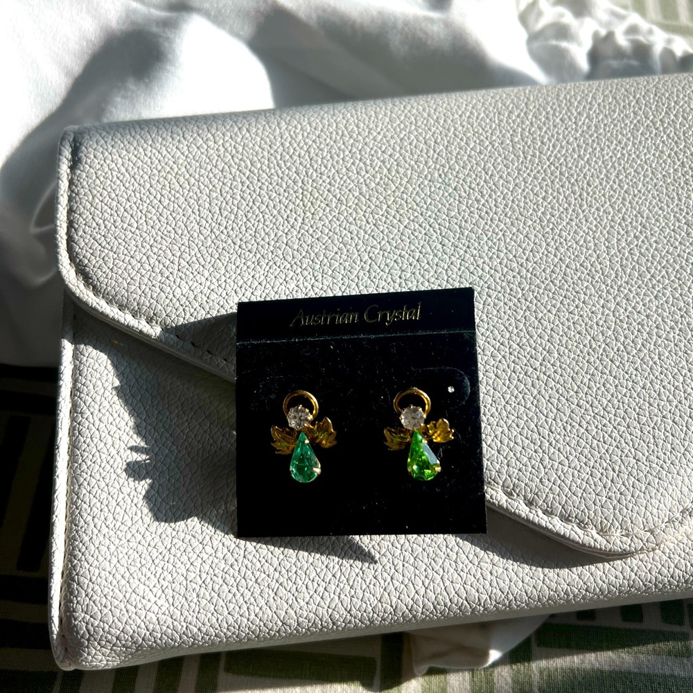 NEW Austrian crystal stud earrings with ‘peridot’ (August) birthstone.